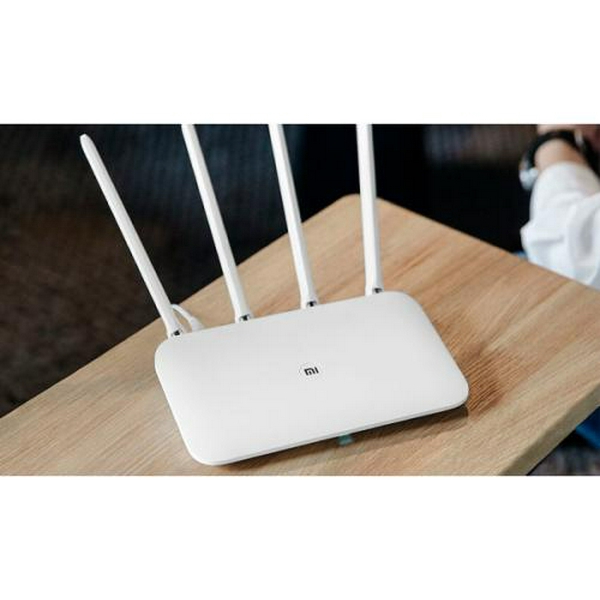 Роутер Xiaomi Mi WiFi Router 4A Global, Wi-Fi 802.11a/b/g/n/ac, до 1167 Mb/s, 2.4Gh/5Gh, 2 LAN 10/100 Mb/s, RJ45 10/100Mb/s , 4 зовнішніх антенн - 5